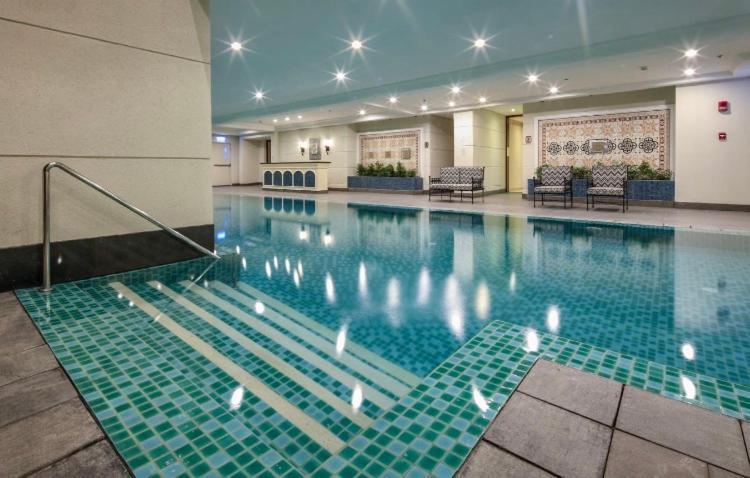 Admiral Baysuites Манила Экстерьер фото