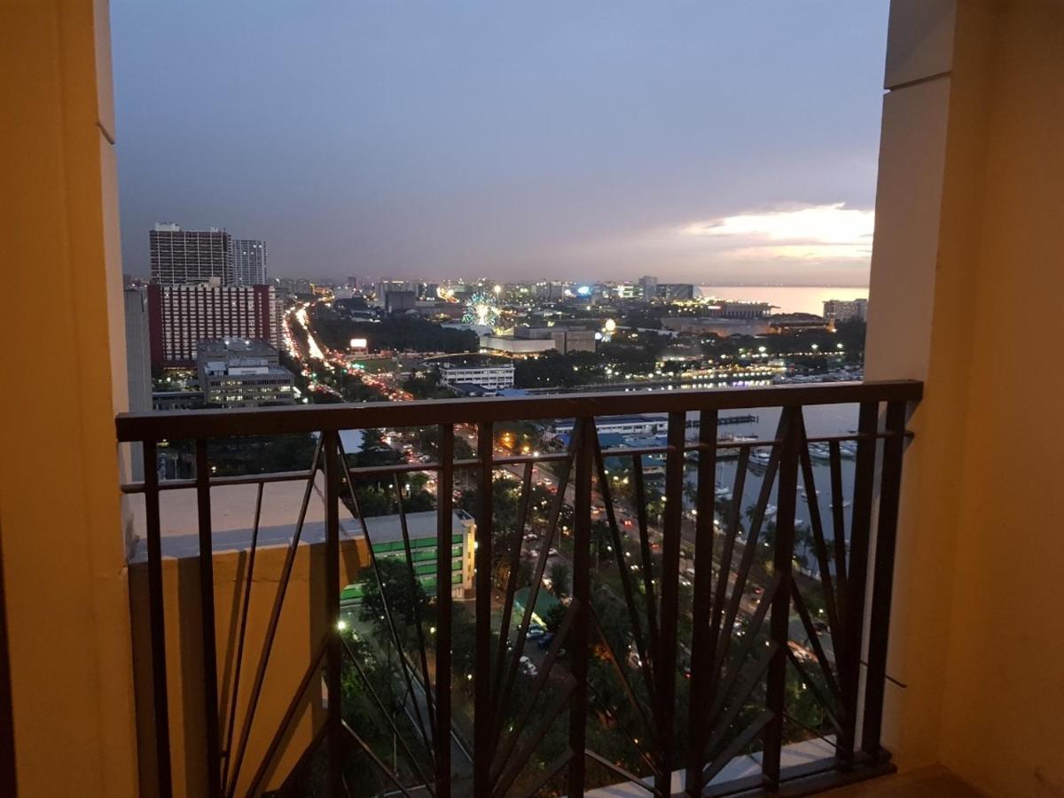 Admiral Baysuites Манила Экстерьер фото
